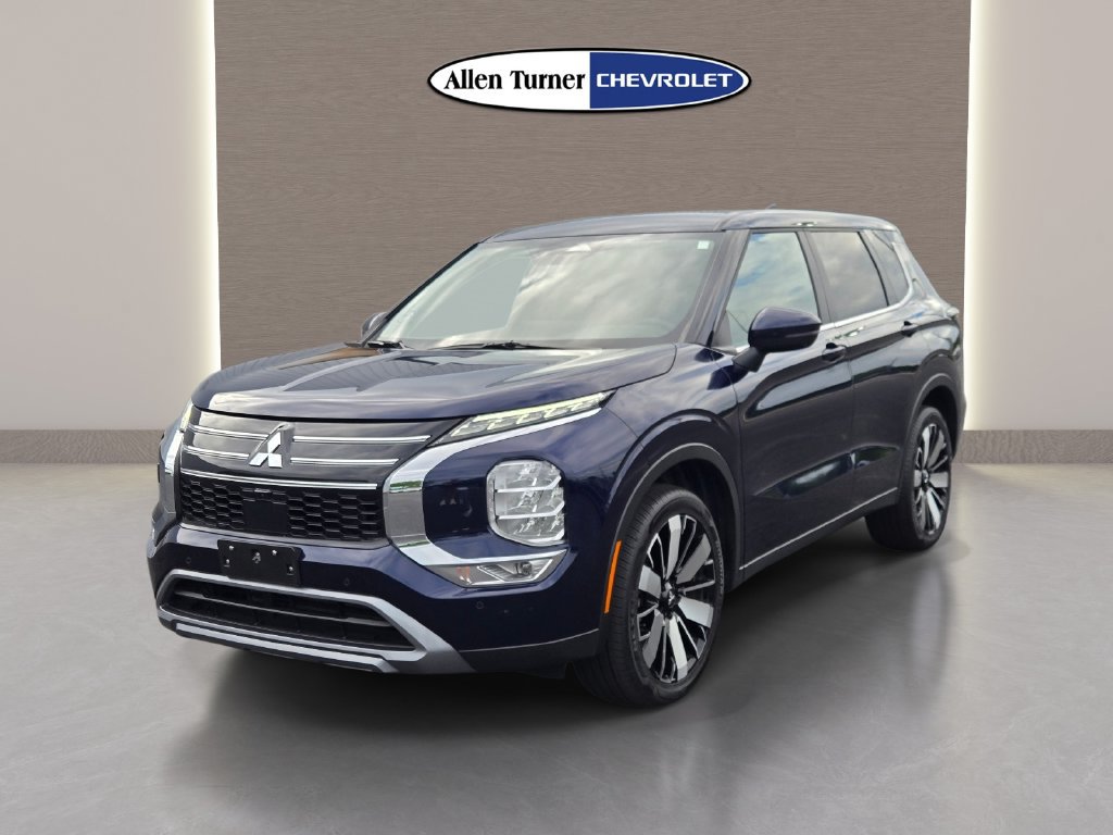 Used 2025 Mitsubishi Outlander SE AWD/4WD image 3