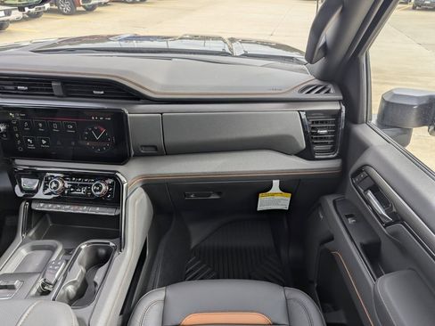 New 2026 GMC Sierra 2500 AT4 w/ AT4 Premium Plus Package image 4