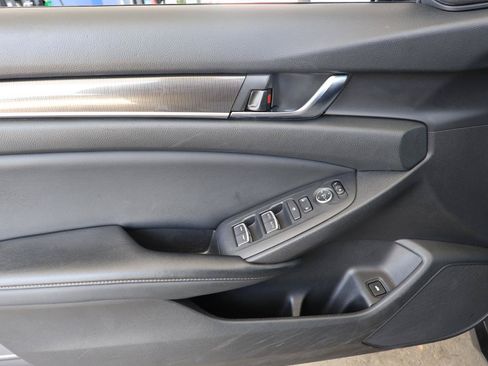 Used 2018 Honda Accord Sport image 34