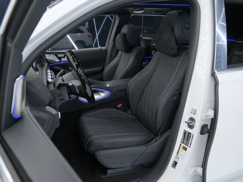 Used 2026 Mercedes-Benz Maybach GLS 600 4MATIC image 23