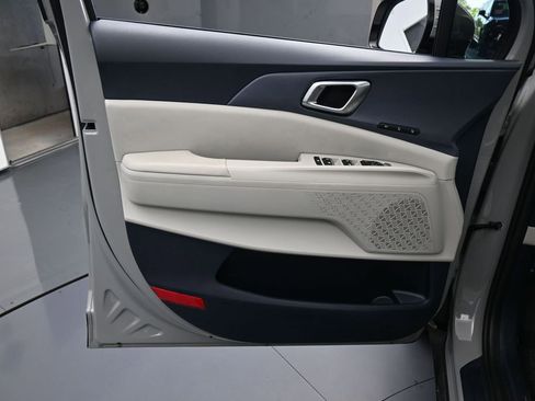 Used 2026 Kia Carnival EX FWD image 13