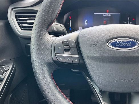 Used 2025 Ford Escape ST-Line w/ Tech Pack #1 FWD image 10