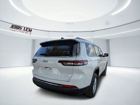 New 2025 Jeep Grand Cherokee L Laredo image 3