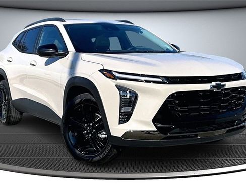 Used 2026 Chevrolet Trax ACTIV w/ Sunroof Package image 3