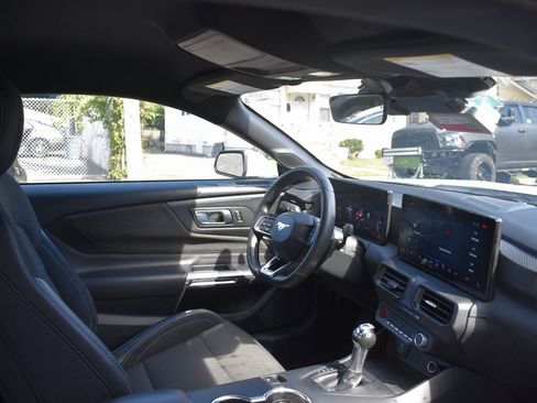 Used 2024 Ford Mustang EcoBoost image 21