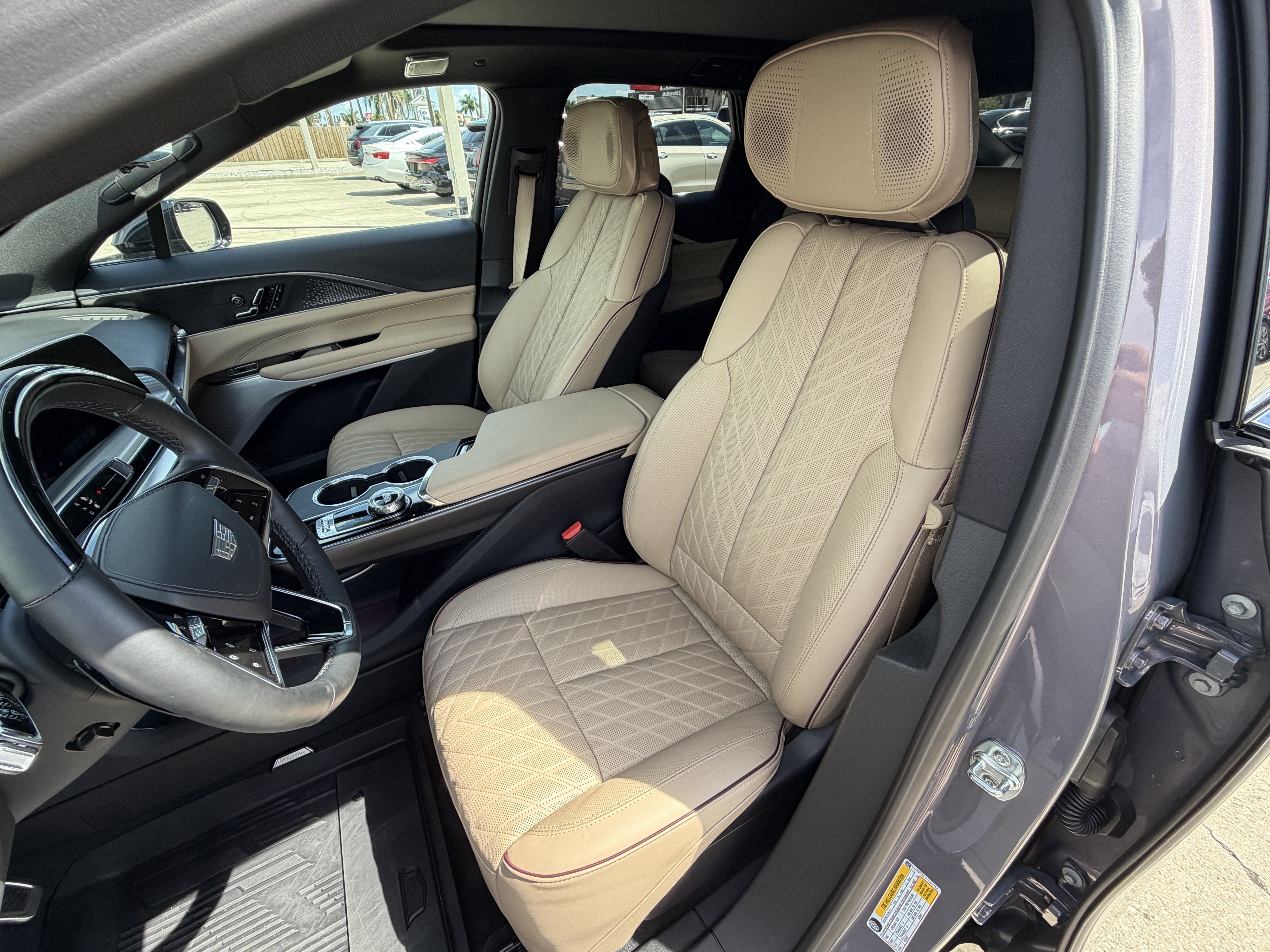 Certified 2026 Cadillac Lyriq Signature Luxury w/ LPO, Blue Accent Package AWD/4WD image 13