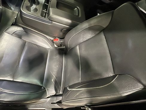 Used 2019 Chevrolet Silverado 2500 LT w/ LT Convenience Package image 11