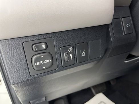 Used 2018 Toyota RAV4 XLE image 31