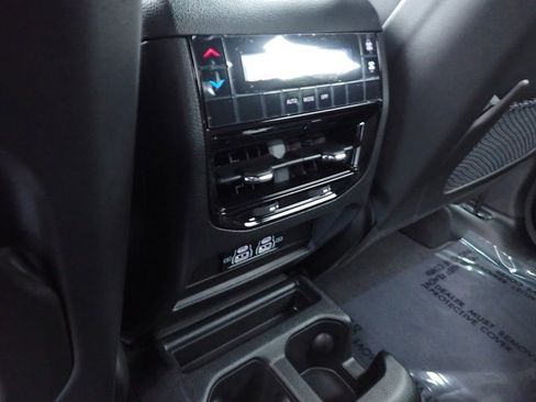 New 2024 Jeep Grand Cherokee L Laredo image 16