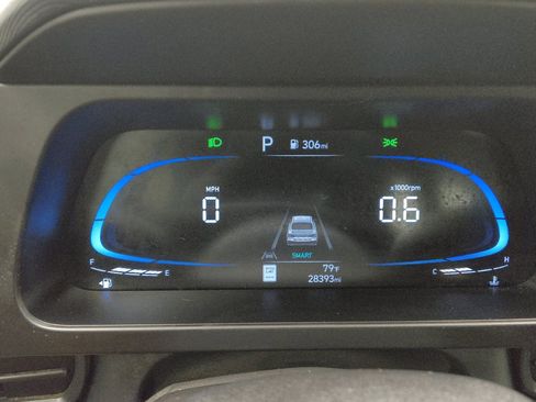 Used 2025 Hyundai Elantra Sport FWD image 23