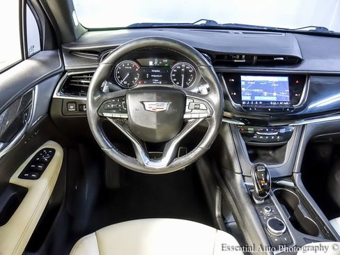 Used 2021 Cadillac XT6 Sport image 14