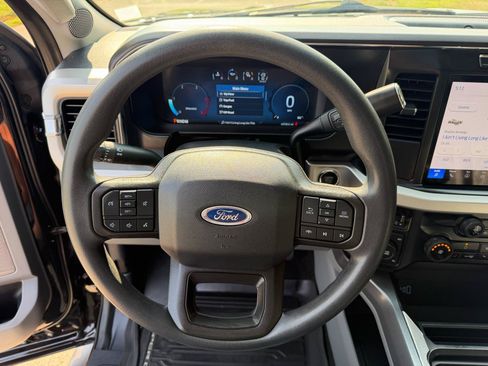 Used 2023 Ford F250 XLT w/ XLT Premium Package AWD/4WD image 29