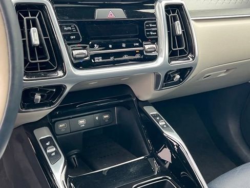 Certified 2023 Kia Sorento SX Prestige image 19