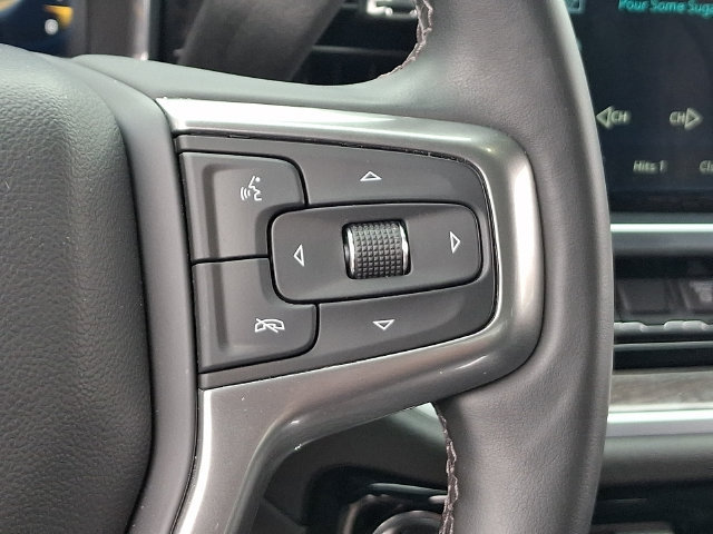 Used 2025 Chevrolet Silverado 2500 LTZ w/ LTZ Convenience Package AWD/4WD image 8