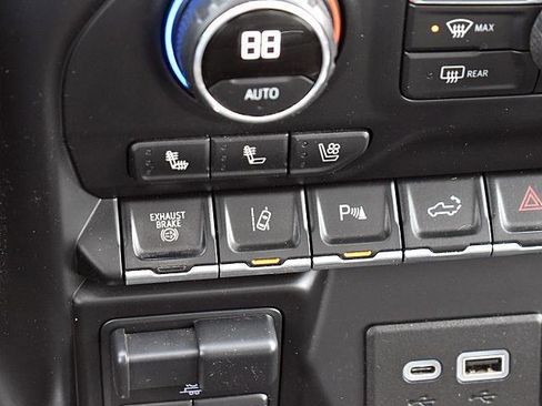 Used 2021 Chevrolet Silverado 2500 High Country w/ Z71 Off-Road Package image 32