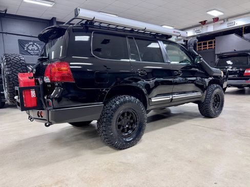 Used 2013 Toyota Land Cruiser AWD/4WD image 7