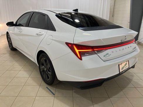 Used 2022 Hyundai Elantra Blue image 3