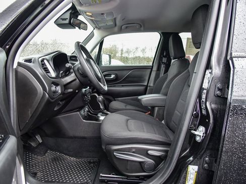 Certified 2022 Jeep Renegade Latitude image 14