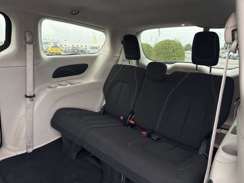 Used 2024 Chrysler Voyager LX FWD image 33
