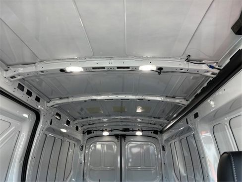 New 2025 Ford Transit 250 148 Medium Roof image 25