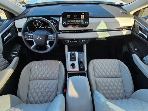Used 2023 Mitsubishi Outlander SEL image 15