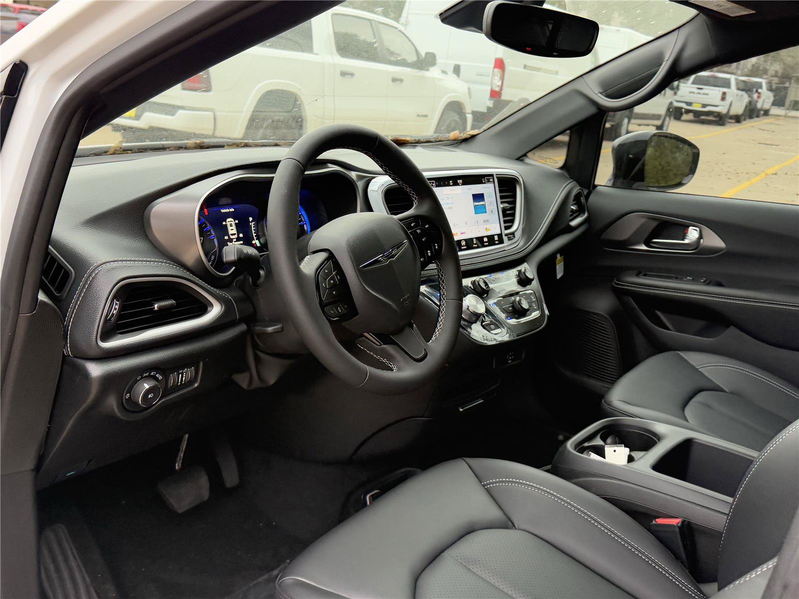 New 2026 Chrysler Pacifica Select w/ S Appearance Package FWD image 15