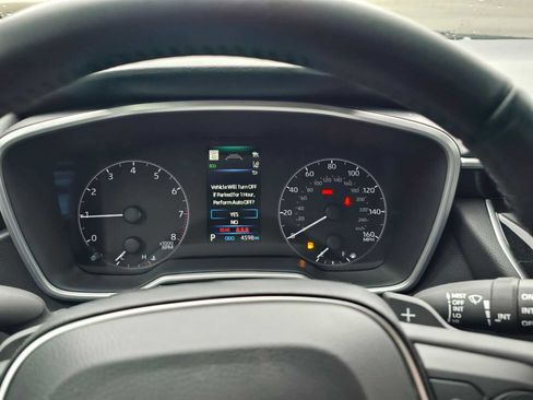 Used 2025 Toyota Corolla SE image 24