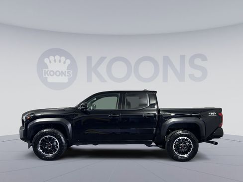 Used 2025 Toyota Tacoma TRD Off-Road AWD/4WD image 7