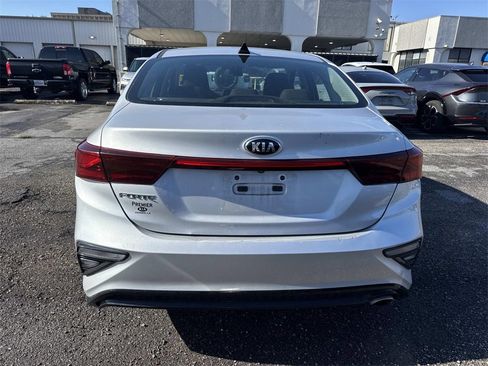 Certified 2021 Kia Forte LXS image 13
