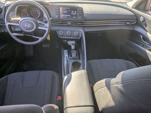 Certified 2023 Hyundai Elantra SE image 19