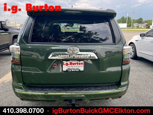 Used 2022 Toyota 4Runner Limited AWD/4WD image 6