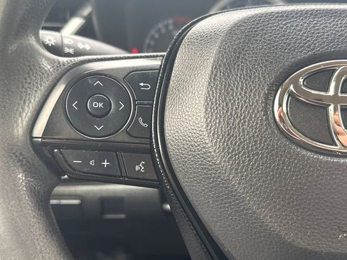 Used 2021 Toyota Corolla LE image 18