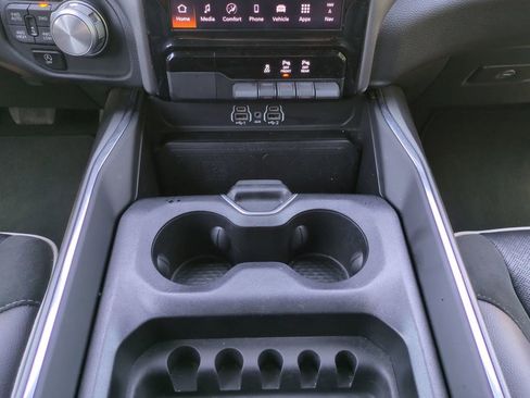 Used 2025 RAM 1500 Laramie image 18