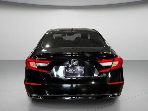 Used 2018 Honda Accord Sport image 4