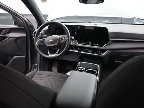 Used 2026 Chevrolet Equinox LT FWD image 43