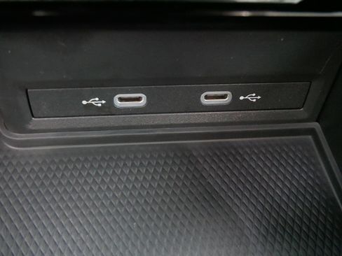Used 2025 Volkswagen Atlas Cross Sport SEL Premium R-Line AWD/4WD image 33