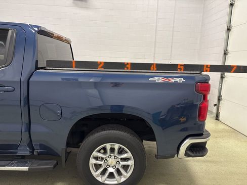 Used 2022 Chevrolet Silverado 1500 LT image 11