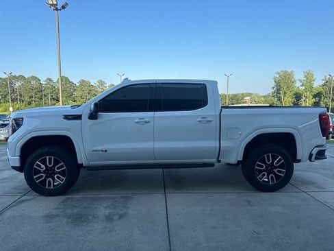 Used 2025 GMC Sierra 1500 AT4 w/ AT4 Premium Package AWD/4WD image 4
