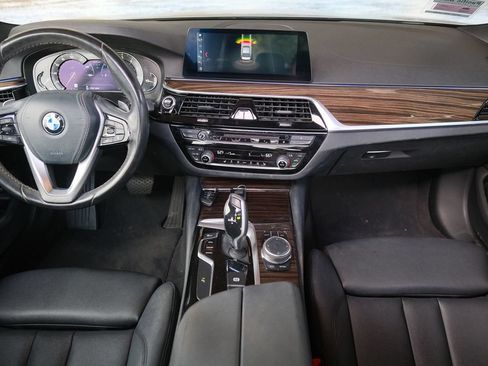 Used 2019 BMW 530i w/ Convenience Package RWD image 16