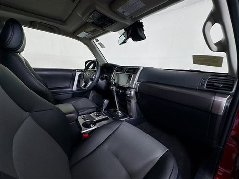 Certified 2021 Toyota 4Runner SR5 Premium image 33