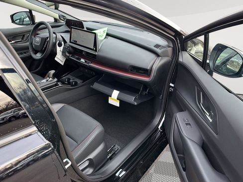 New 2026 Toyota Prius Plug-In Hybrid image 40