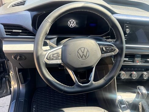 Used 2022 Volkswagen Taos SE image 13