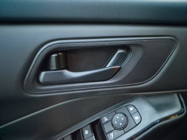 Certified 2025 Nissan Rogue S AWD/4WD image 5