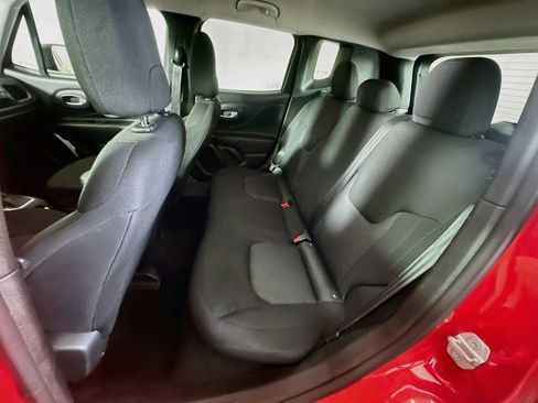 Used 2023 Jeep Renegade Latitude AWD/4WD image 27