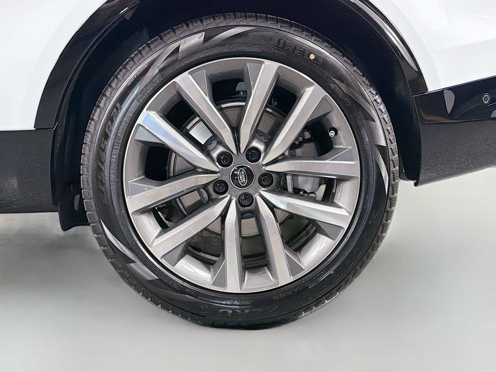 Certified 2026 Land Rover Discovery Dynamic SE AWD/4WD image 31