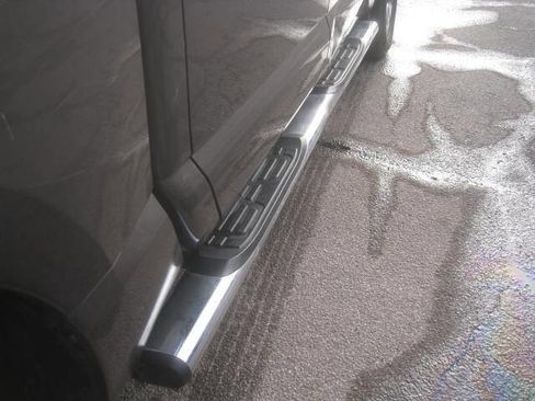 Used 2017 Nissan Titan SV image 11