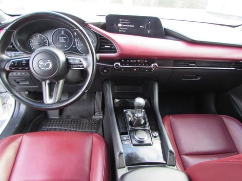 Used 2025 MAZDA MAZDA3 2.5 S Hatchback w/ Premium Pkg image 23