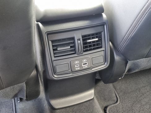 Used 2025 Subaru Forester Premium AWD/4WD image 13