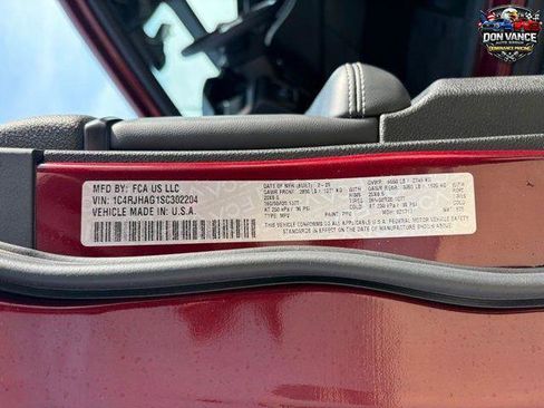 Certified 2025 Jeep Grand Cherokee Altitude image 26