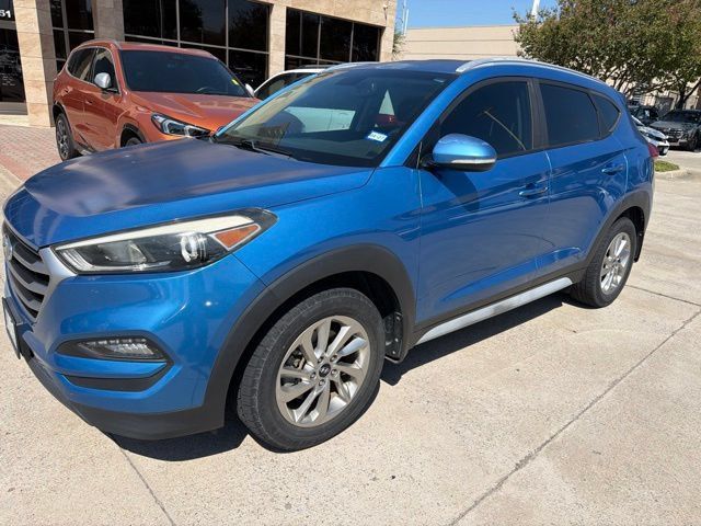 Used 2017 Hyundai Tucson SE Plus FWD image 2